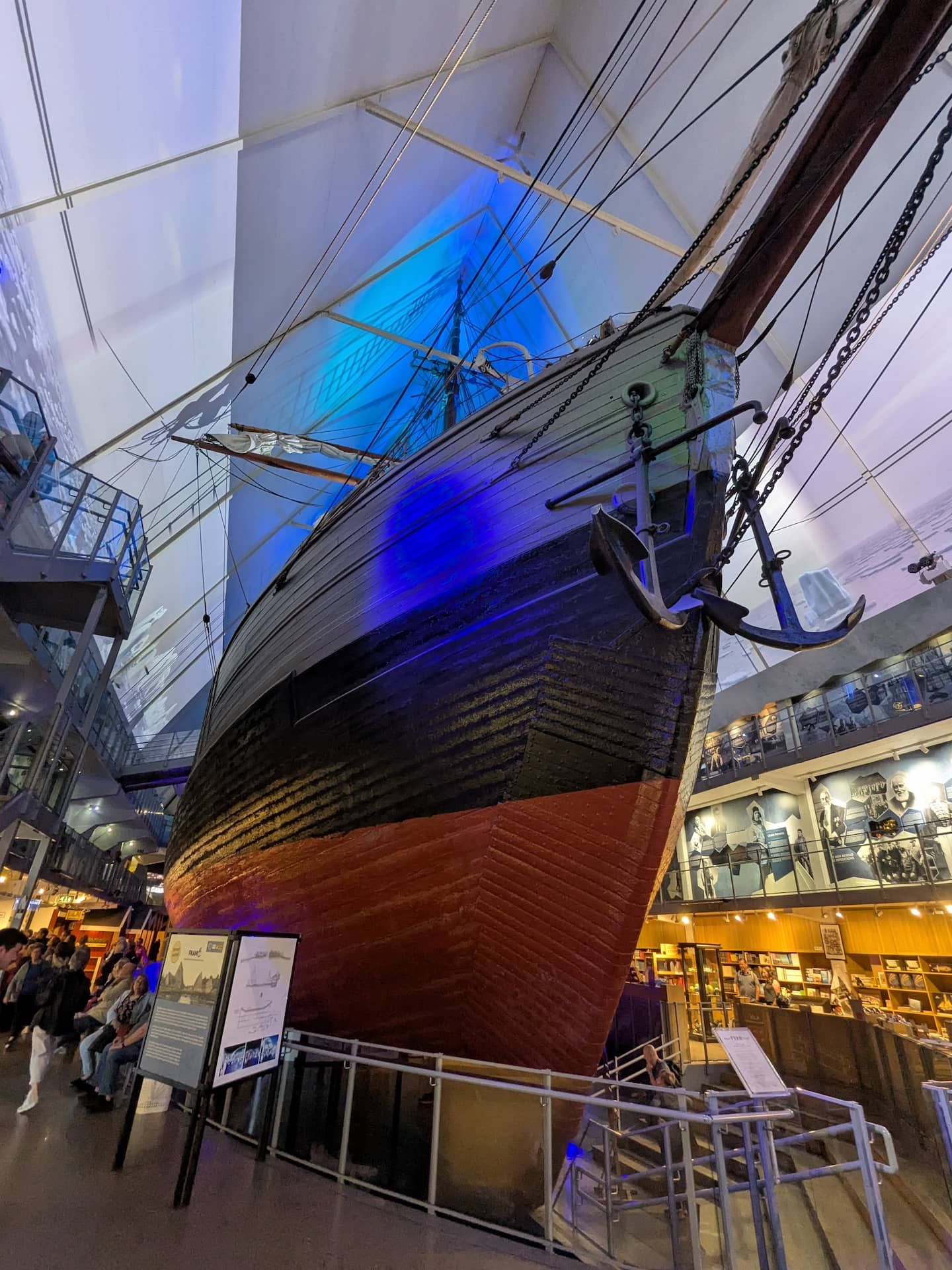 La nave FRAM all'interno del museo